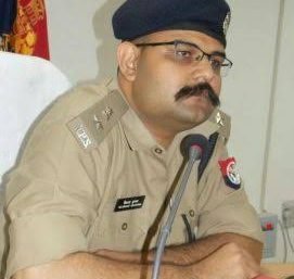 नोएडा एस एस पी को हाई कोर्ट का झटका ,इंस्पेक्टर मनोज पन्त को बहाल करने के आदेश