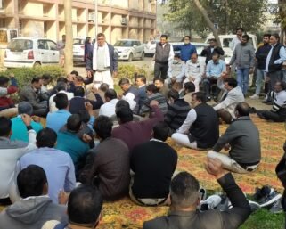 नगर निगम ओल्ड ज़ोन फरीदाबाद के कर्मचारियों ने अपनी मांगों को लेकर किया धरना प्रदर्शन।